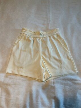 LULULEMON Elastic Waist Knit Shorts